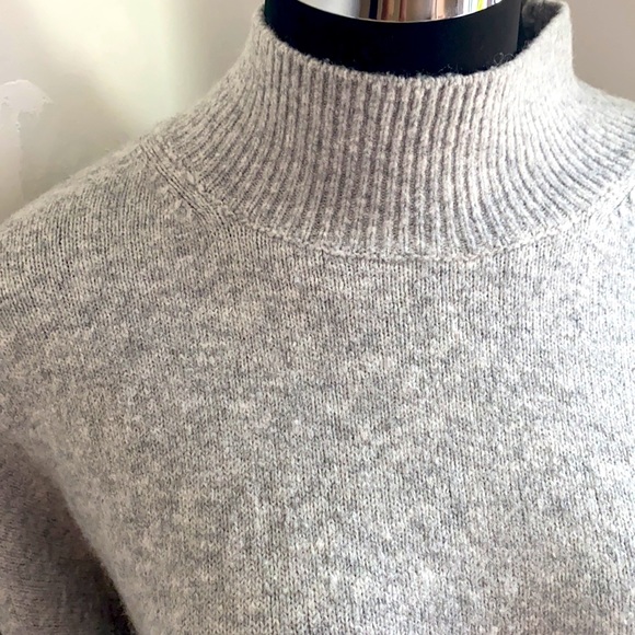 H&M Gray sweater - Picture 2 of 3